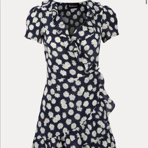 In store now Réalisation par daisy dress